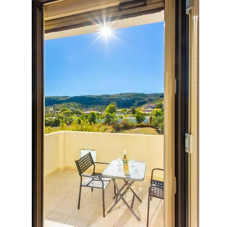 Fedra Villa *