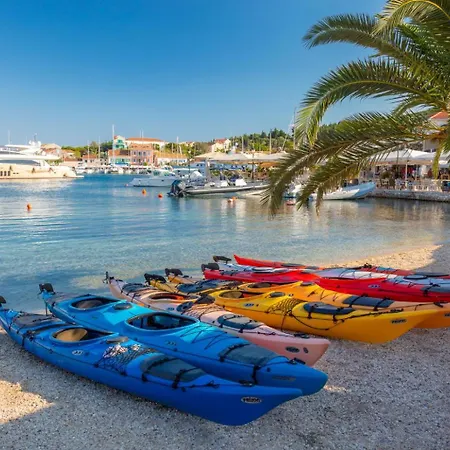 Fedra Вилла Порос